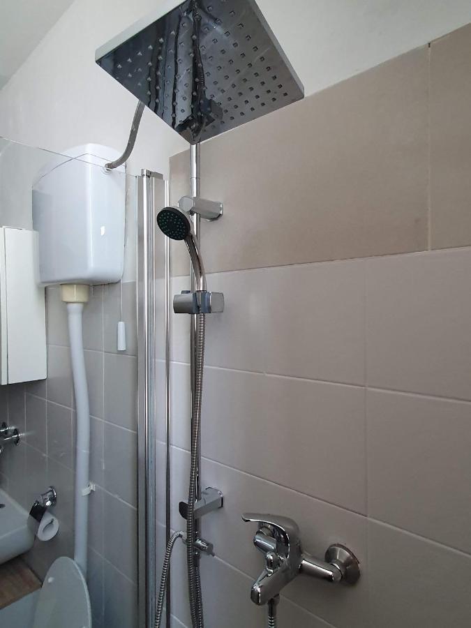 Apartma Tina *